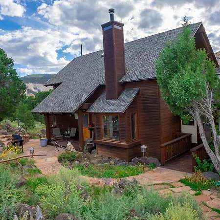 Tiny Creek Retreat Villa